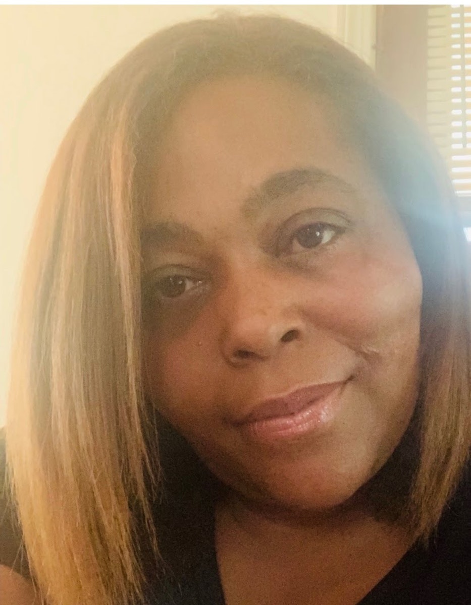 Kelli Johnson in Solon Hemlane